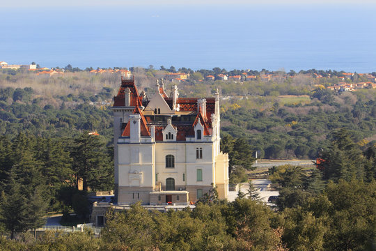 Argel&egrave;s-sur-mer  - ch&acirc;teau de Valmy