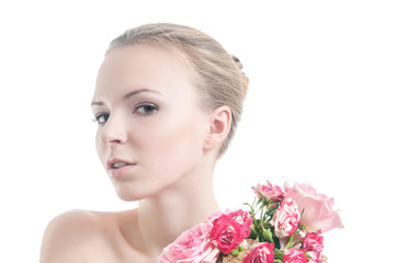 Naklejka premium Beauty portrait of girl with bouquet of roses