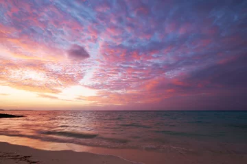 Crédence de cuisine en verre imprimé Mer / coucher de soleil Sunset at Maldivian beach