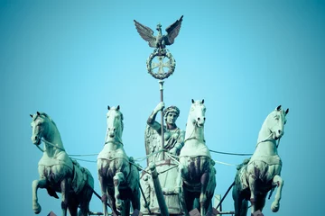 Foto auf Alu-Dibond The Quadriga on top of the Brandenburg gate, Berlin © Curioso.Photography