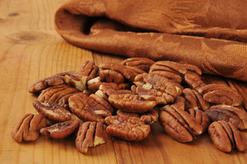 Shelled walnuts