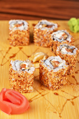 sesame sushi rolls