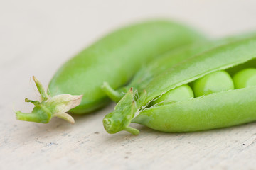 Some pea pods