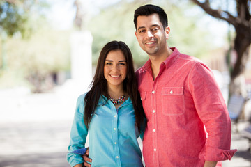 Obraz premium Happy Hispanic couple outdoors