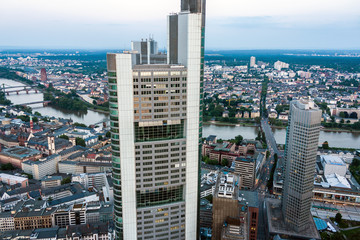 Frankfurt am Main bei Dämmerung
