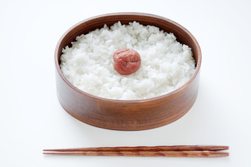 日の丸弁当　ご飯　梅干し