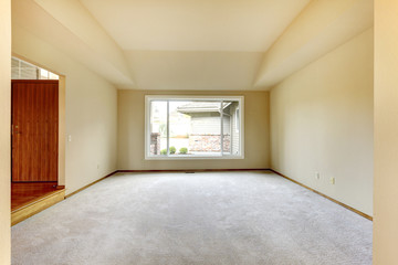 Empty room with window