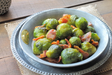 Roasted brussels sprouts with bacon