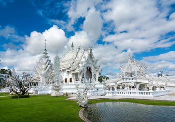 Wat Rong Khun (White Temple), Chiang Rai, Thailand - obrazy, fototapety, plakaty