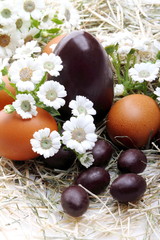 Fiori e uova di Pasqua