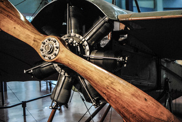 Helice en bois d'avion
