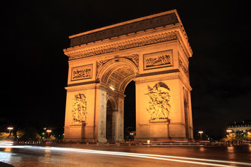 Fototapeta na wymiar Arc De Triomphe at night
