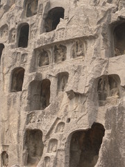 Höhlen bei den Longmen Grotten