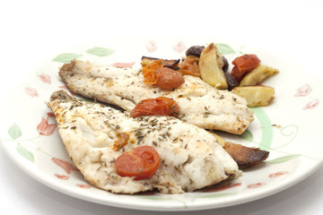 pesce con patate e pomodori