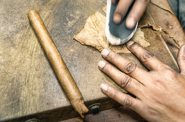 Real production of an handmade Cigar - Little Havana