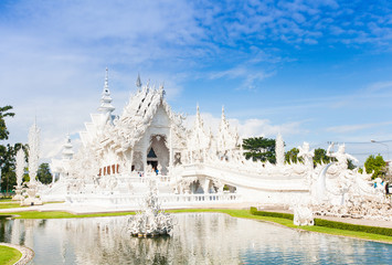 Naklejka premium Wat Rong Khun (White temple) in Chiang Rai province