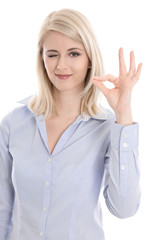 Junge blonde Frau isoliert mit Zeichen für Qualität