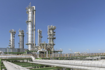 Obraz premium Oil and chemical plant