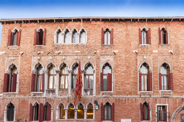 Fototapeta na wymiar Façade vénitienne à Venise