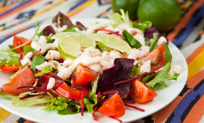 salad with prawns lime tomato lettuce arugula - obrazy, fototapety, plakaty