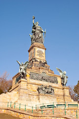 Fototapeta na wymiar Germania pomnika Niederwald powyżej Rüdesheim