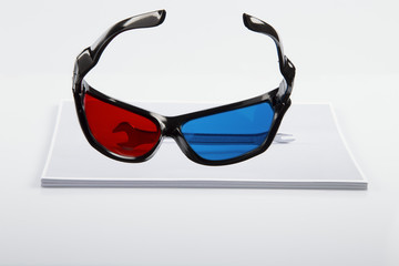 3D Print: anaglyphic Red Blue glasses and wrench