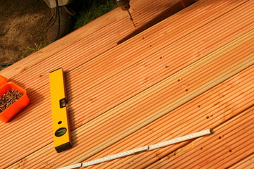 Schrauben in Holz