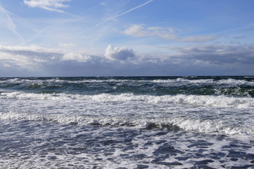 Wellen an der Küste