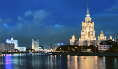 Moscow River. Hotel Ukraine. night