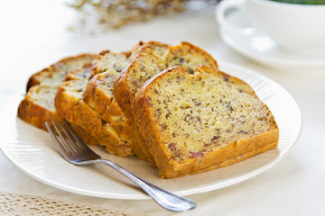 Banana cake