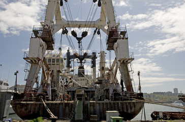 Repair of ships in dock