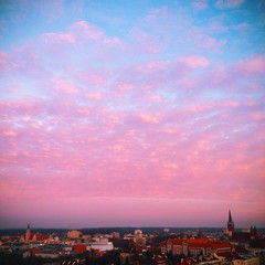 Obraz premium Czerwone chmury nad Olsztynem