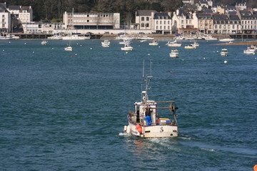 Petit caboteur à Audierne (Finistère, Bretagne)
