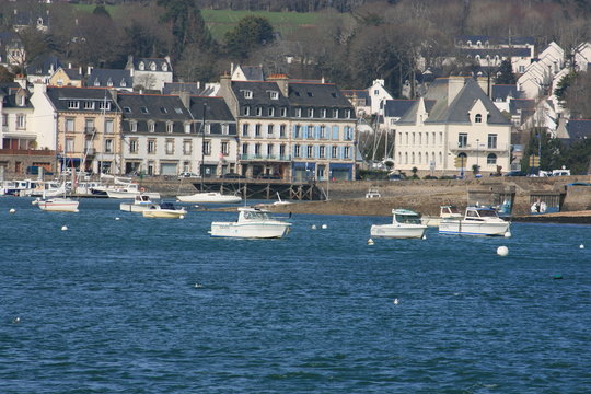 La ville d'Audierne (Bretagne, Finist&egrave;re)