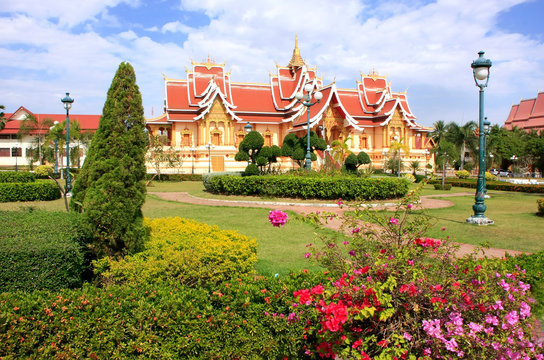 Temple at Pha That Luang complex, Vientiane, Laos