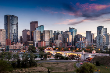 Fototapeta na wymiar Calgary Skyline w nocy
