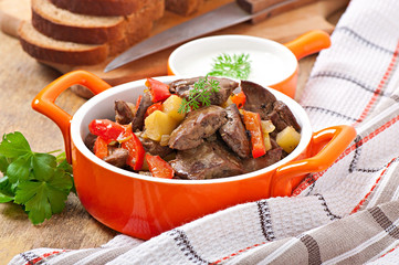 Roast chicken liver with vegetables
