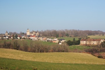 Fototapeta na wymiar Vue générale de Coussac-Bonneval (Haute-Vienne)
