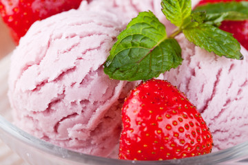 Ice cream with strawberries