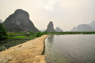 Fototapete Rund Li river mountain landscape in Yangshuo Guilin © weltreisendertj