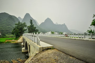 Gordijnen Guilin Li river Karst mountain landscape in Yangshuo © weltreisendertj