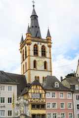 Fototapeta na wymiar St. Gangolf church in Trier