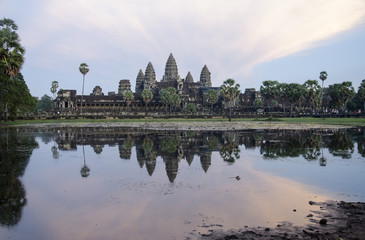 Naklejka premium Angkor Wat - Zentraler Tempel | Eingang