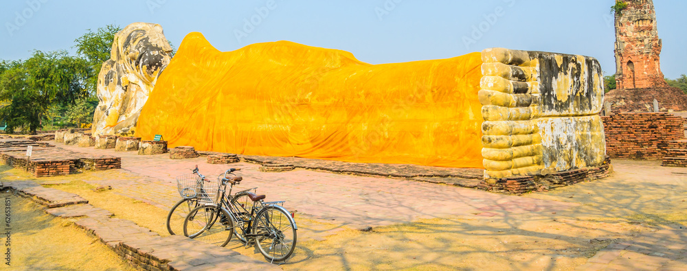 Wall mural Buddha sleep statue in wat lokayasutharam temple in at ayutthaya