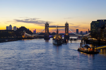Fototapeta na wymiar Tower Bridge Sunrise in London