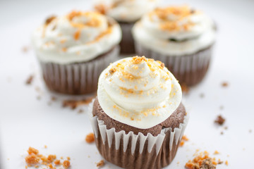 Chocolate Butterfinger Cupcakes