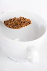 Preparing instant coffee