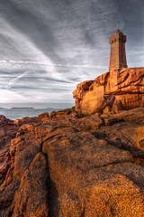 Leuchtturm an der Cote de Granit Rose, Bretagne, Frankreich
