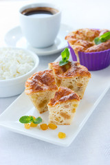 Pie with cottage cheese, wholegrain flour and raisins