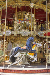 Manège Carrousel ancien or Paris merry-go-round gold